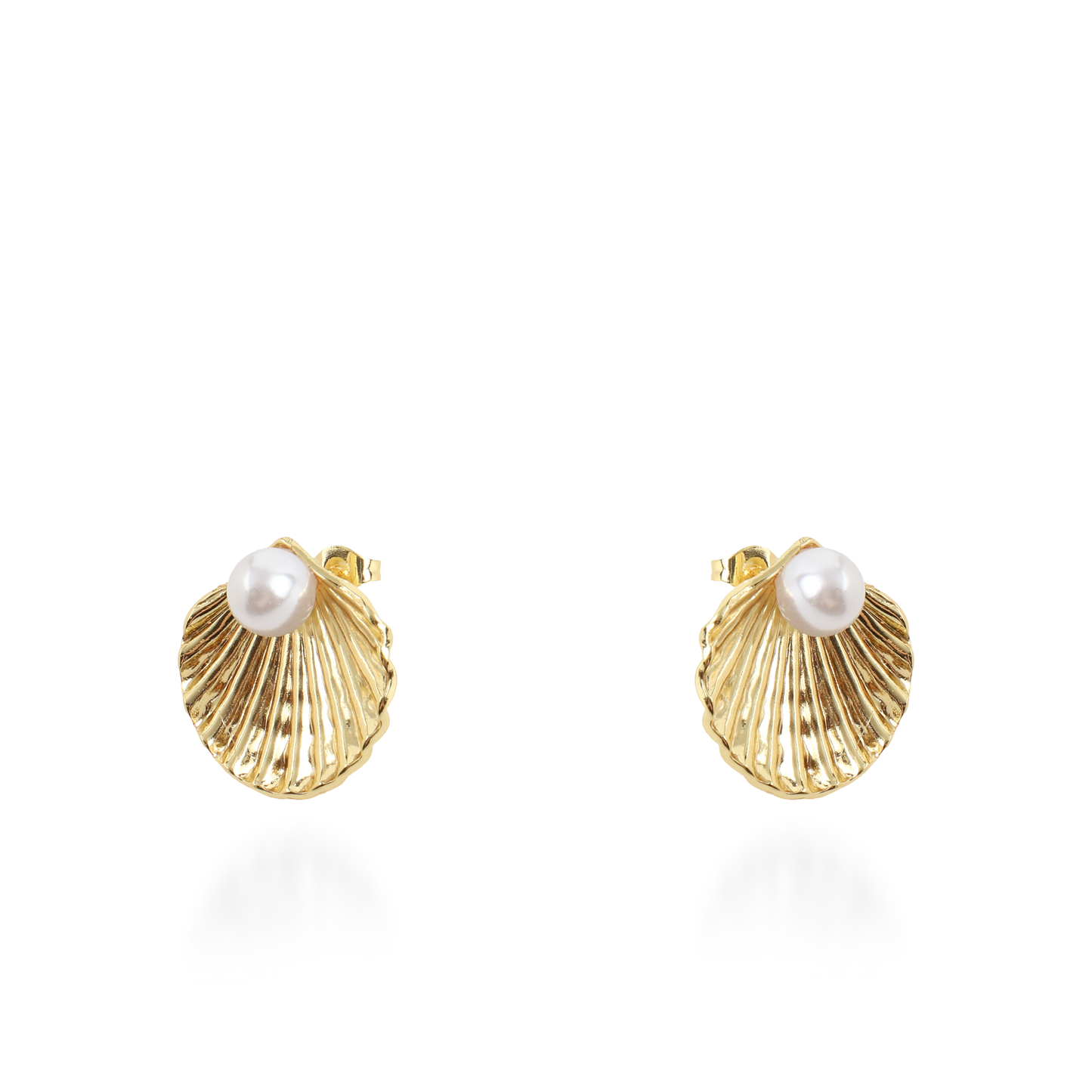 Σκουλαρίκια καρφωτά με πέρλες Mar and Mar Seashell Pearl από ανοξείδωτο ατσάλι