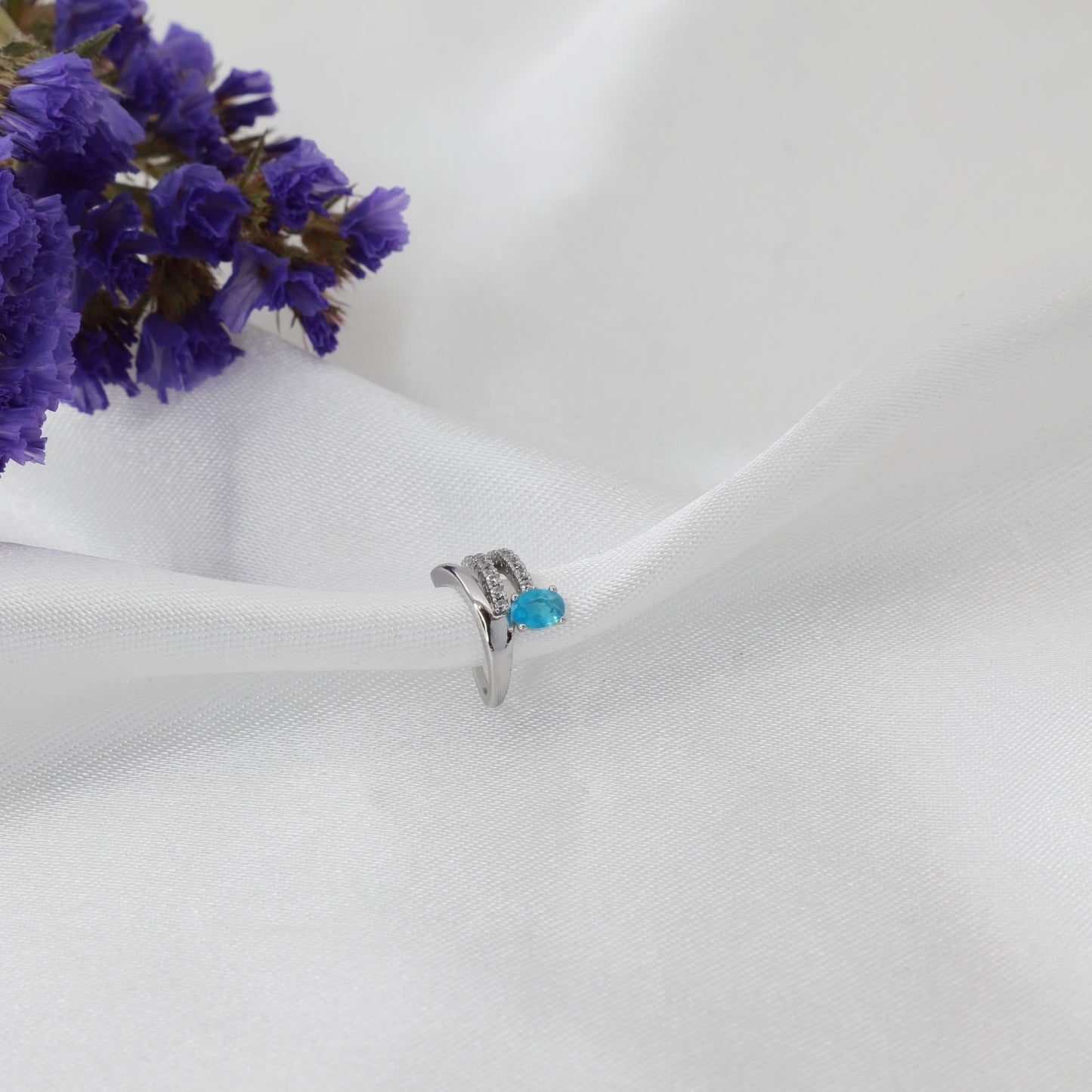 Σκουλαρίκια cuff με πέτρες ζιργκόν Isidora Cuff