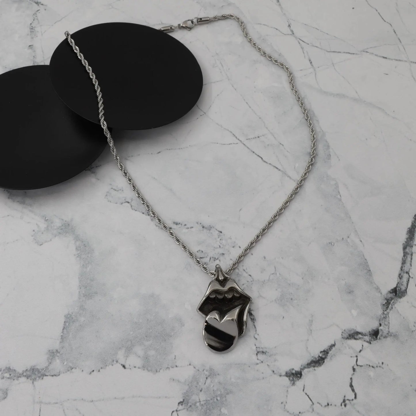 Κολιέ γλώσσα Tongue Pendant