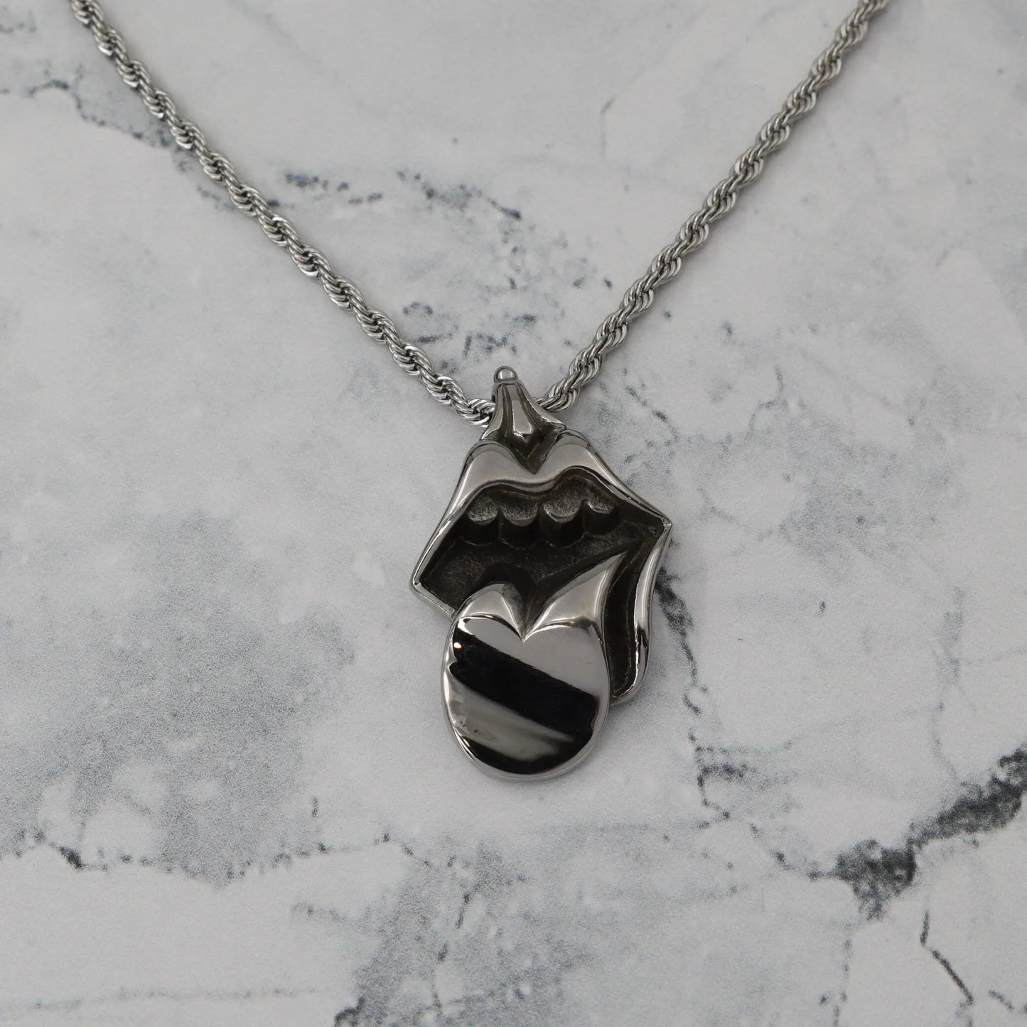 Κολιέ γλώσσα Tongue Pendant