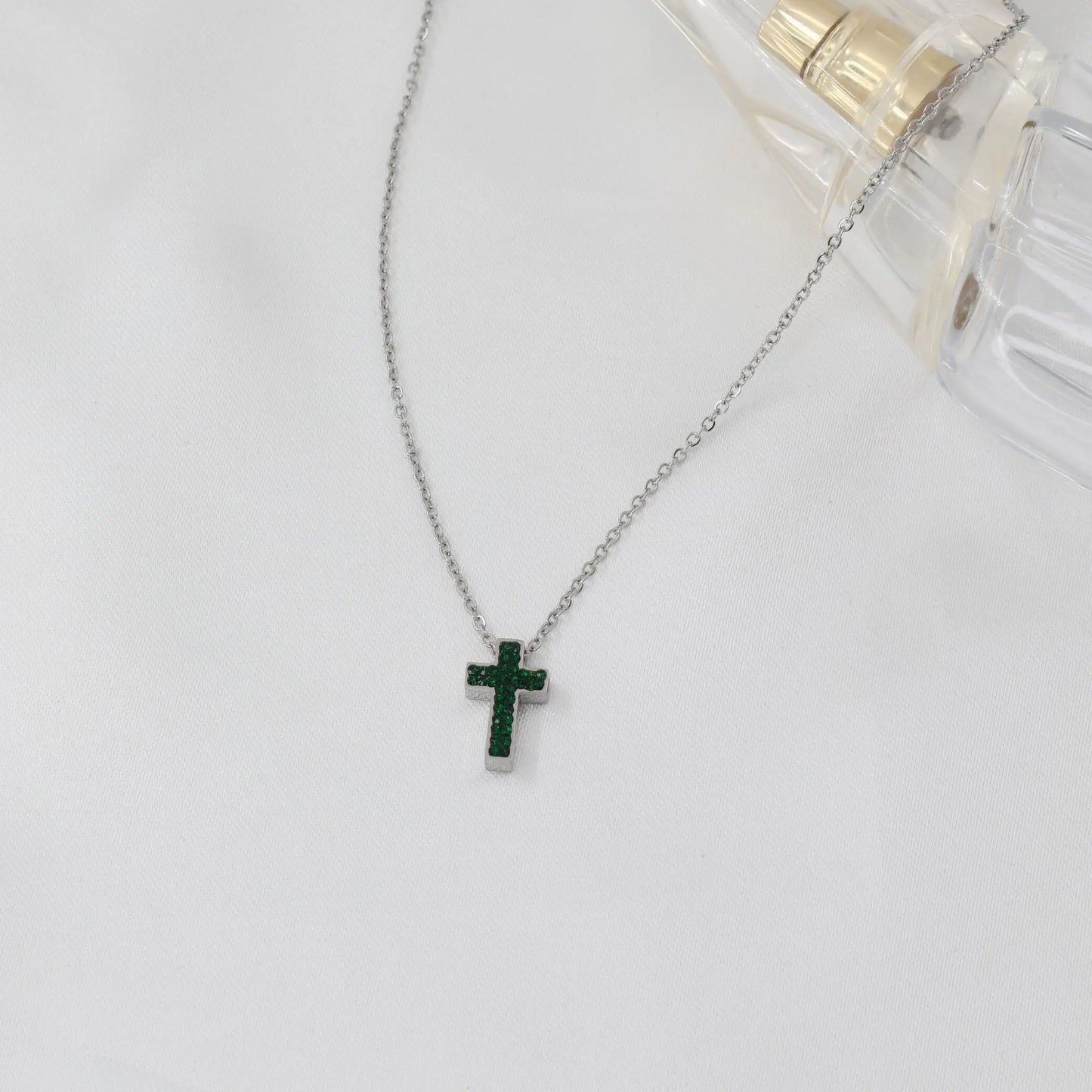 Κολιέ με σταυρό και πέτρες ζιργκόν Mar & Mar Virden Cross από ανοξείδωτο ατσάλι