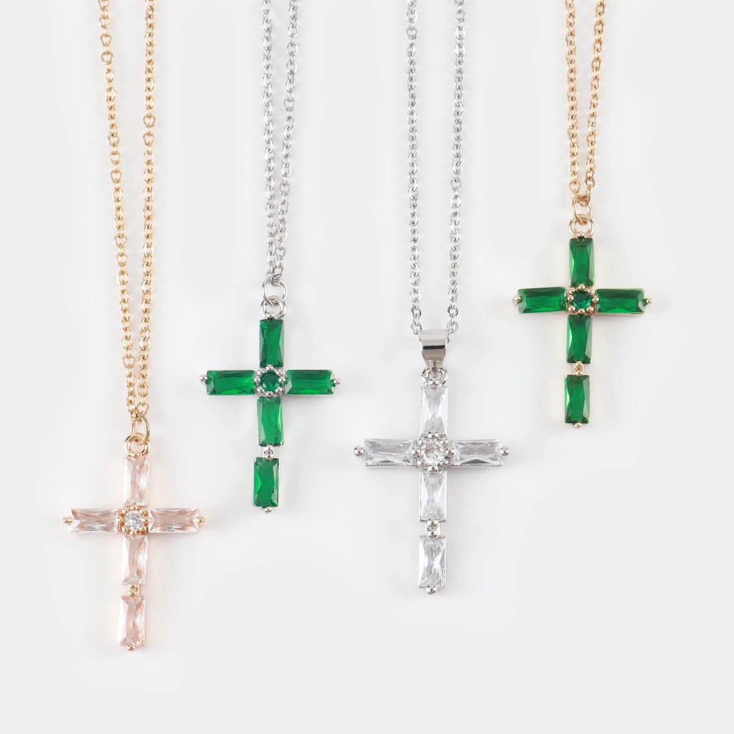 Κολιέ με σταυρό και ζιργκόν Perdita Cross