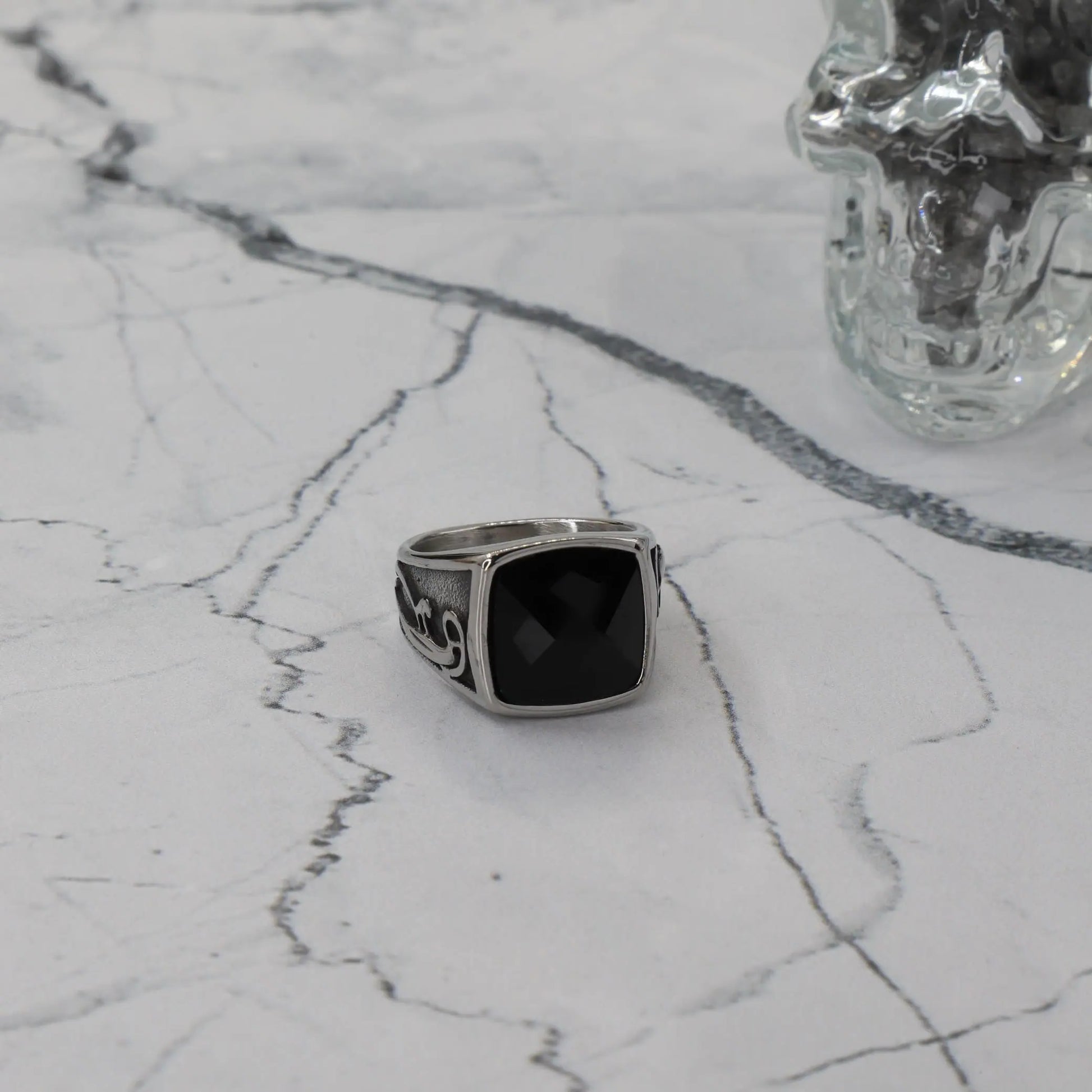 Ανδρικό δαχτυλίδι με όνυχα Mar & Mar Onyx Cube II από ανοξείδωτο ατσάλι