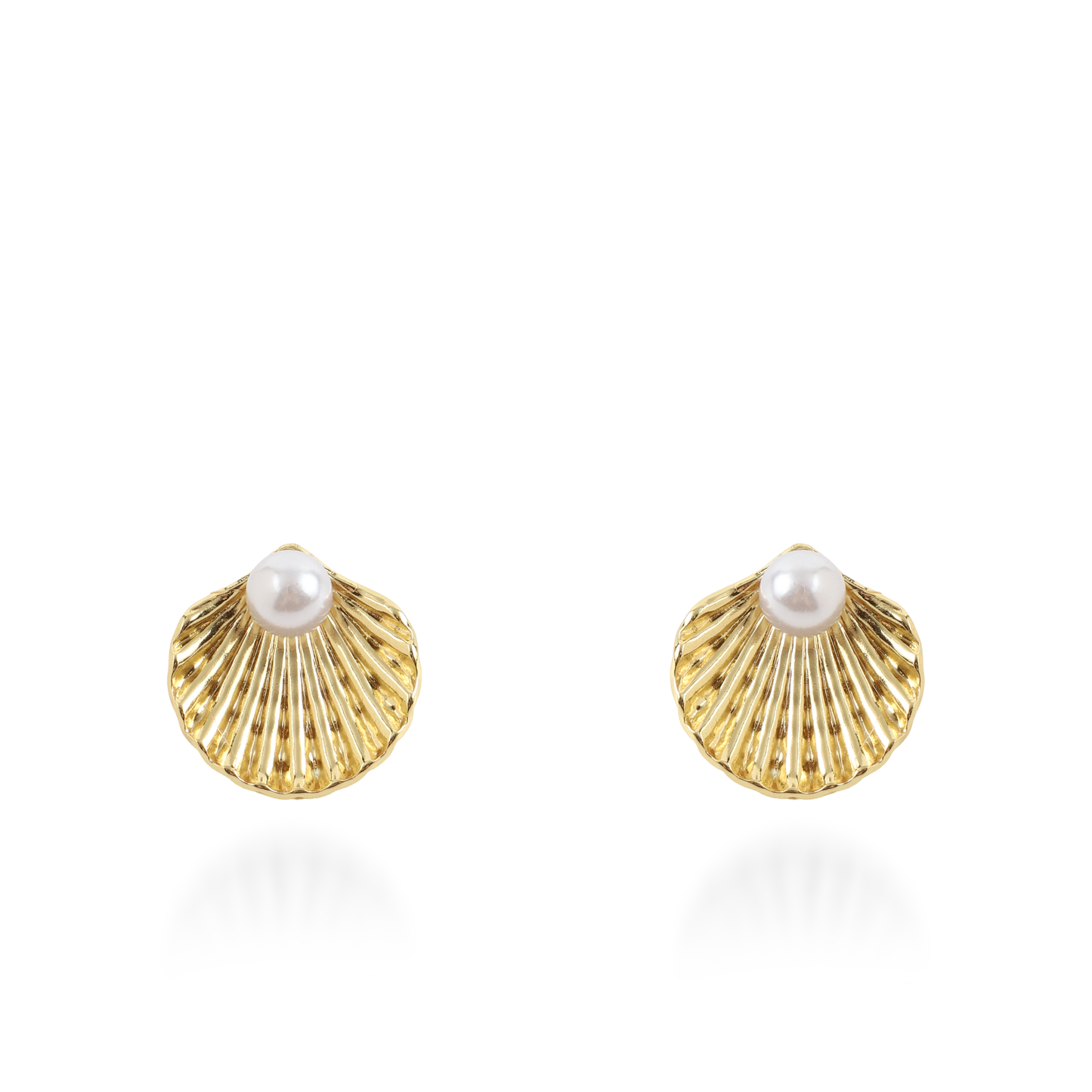 Σκουλαρίκια καρφωτά με πέρλες Mar and Mar Seashell Pearl από ανοξείδωτο ατσάλι