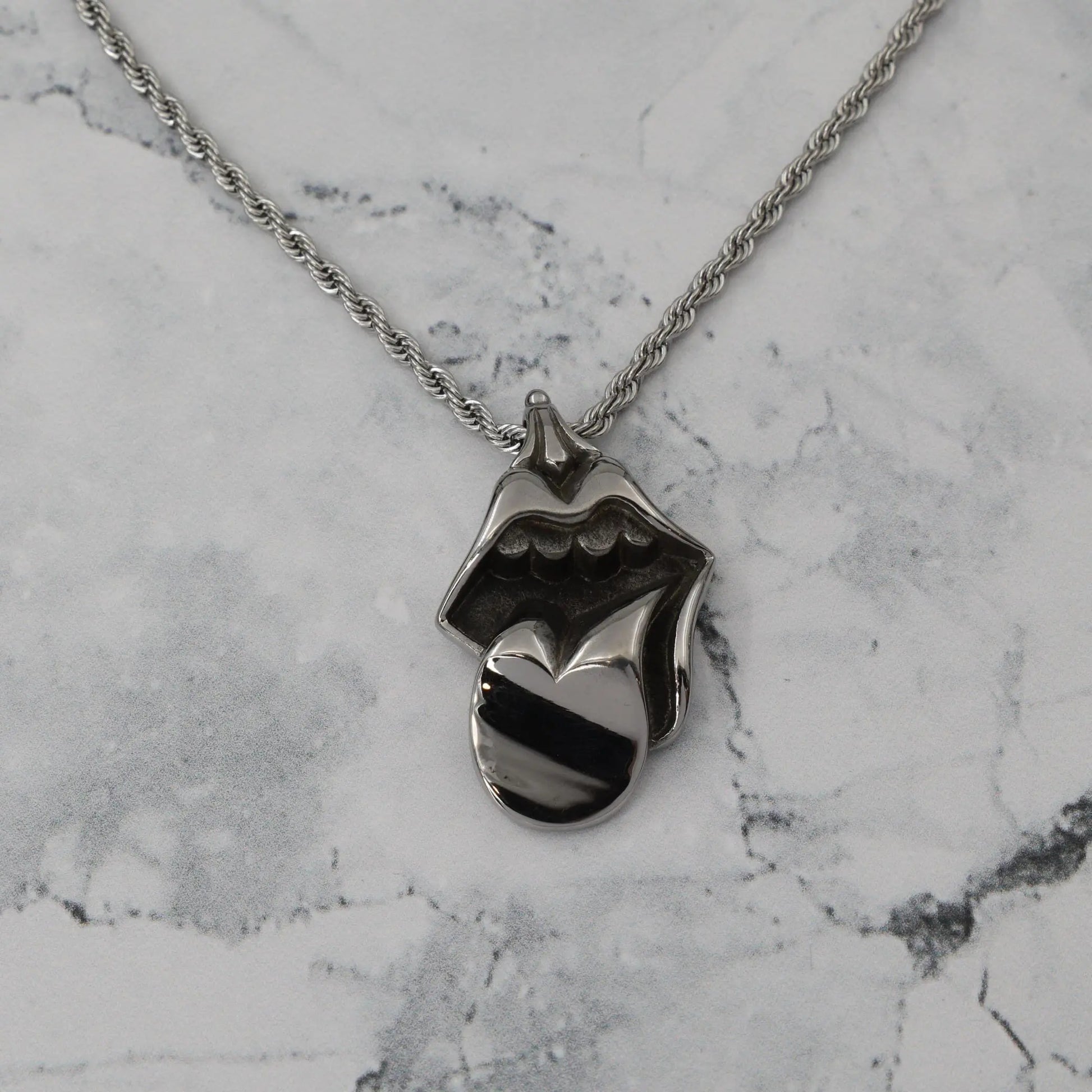 Κολιέ γλώσσα Tongue Pendant