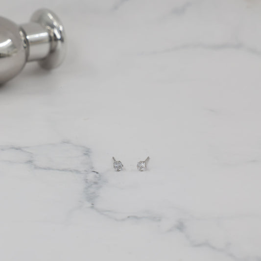 Σκουλαρίκια καρφωτά με ζιργκόν Mar and Mar Dimen Cube Studs από ανοξείδωτο ατσάλι