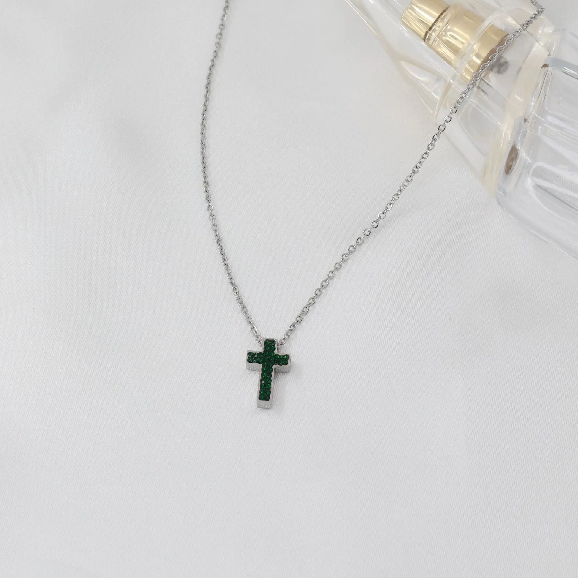 Κολιέ με σταυρό και πέτρες ζιργκόν Mar &amp; Mar Virden Cross από ανοξείδωτο ατσάλι