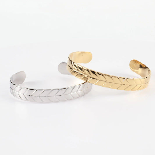 Βραχιόλι με ανάγλυφο Mar and Mar Pettle Cuff από ανοξείδωτο ατσάλι